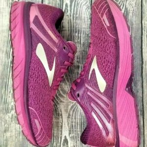 Brooks Adrenaline GTS 18  Women's Size 7 B Plum